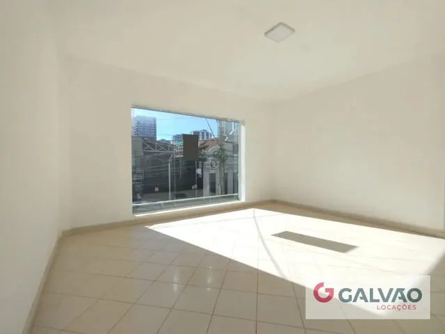 Apartamento 3 quartos e 1 banheiro, para alugar, no bairro Centro em Curitiba