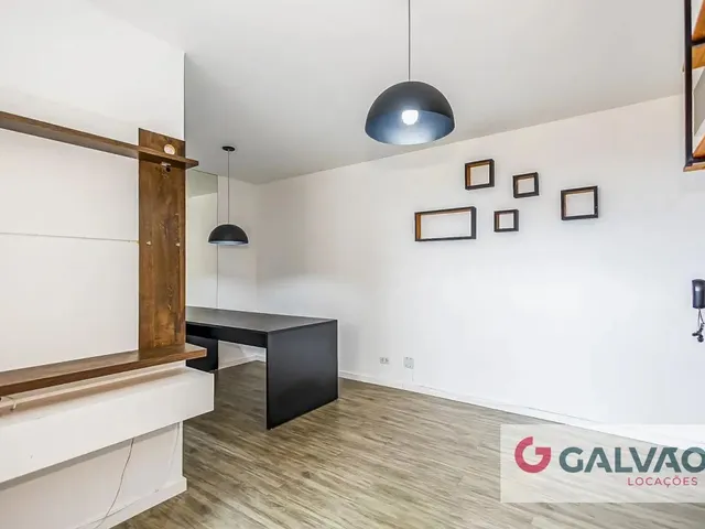 Apartamento 2 quartos e 1 banheiro, para alugar, no bairro Novo Mundo em Curitiba