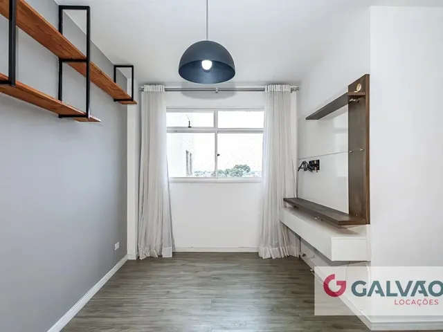 Apartamento 2 quartos e 1 banheiro, para alugar, no bairro Novo Mundo em Curitiba