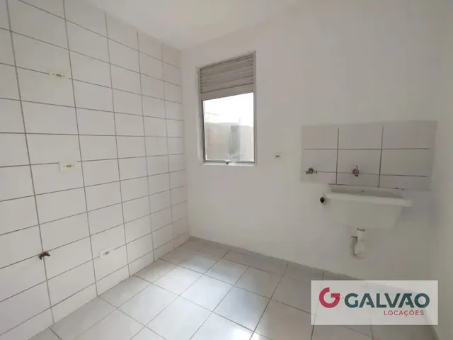 Apartamento 2 quartos e 1 banheiro, para alugar, no bairro Cachoeira em Curitiba