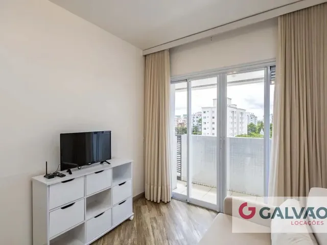 Apartamento 2 quartos e 1 banheiro, para alugar, no bairro Centro Cívico em Curitiba