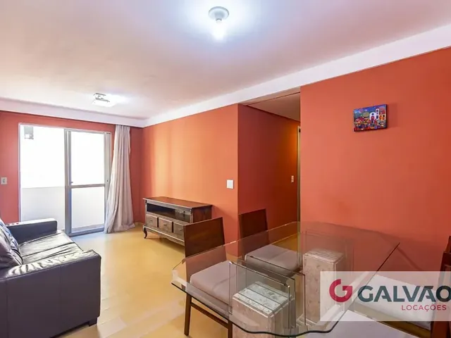 Apartamento 3 quartos e 1 banheiro, para alugar, no bairro Portão em Curitiba