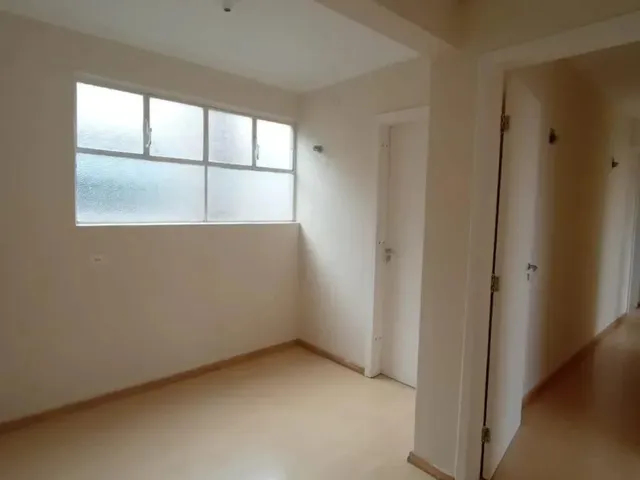 Apartamento 3 quartos e 2 banheiros, para alugar, no bairro Mercês em Curitiba