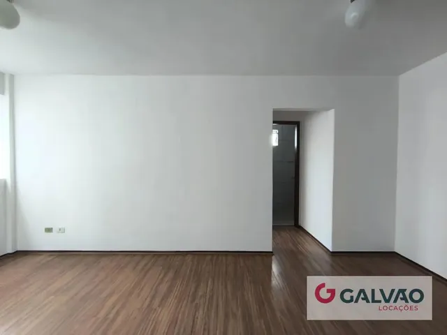 Apartamento 1 quarto e 1 banheiro, para alugar, no bairro Centro em Curitiba