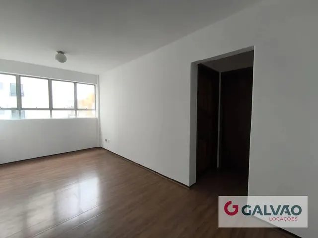 Apartamento 1 quarto e 1 banheiro, para alugar, no bairro Centro em Curitiba