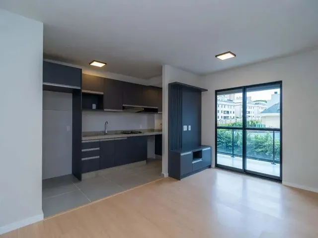 Apartamento 2 quartos e 1 banheiro, à venda, no bairro Campo Comprido em Curitiba
