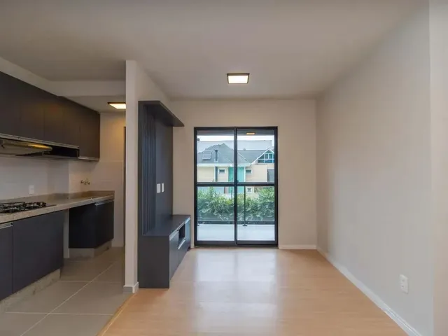 Apartamento 2 quartos e 1 banheiro, à venda, no bairro Campo Comprido em Curitiba