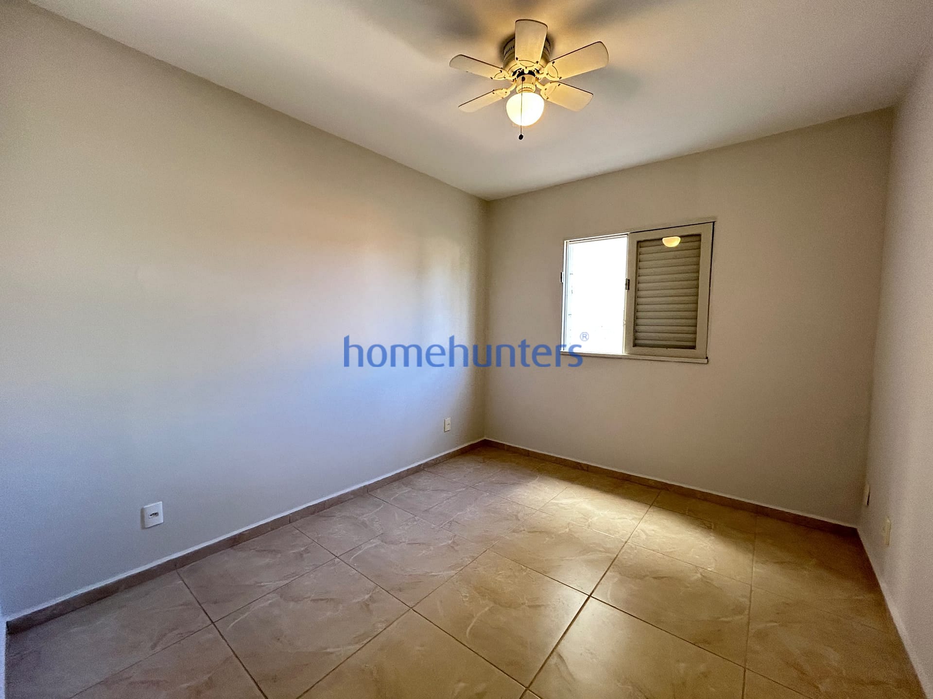 Apartamento para alugar com 2 quartos, 70m² - Foto 33