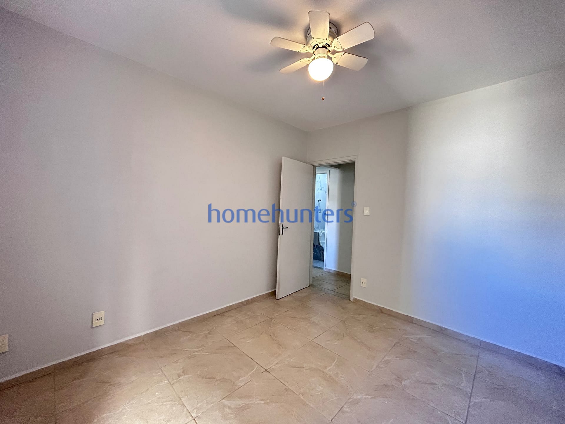 Apartamento para alugar com 2 quartos, 70m² - Foto 36
