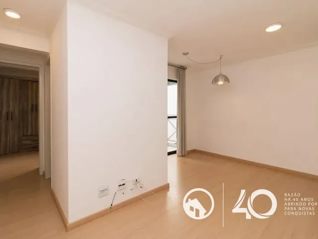Apartamento 2 quartos e 1 banheiro, para alugar, no bairro Água Verde em Curitiba