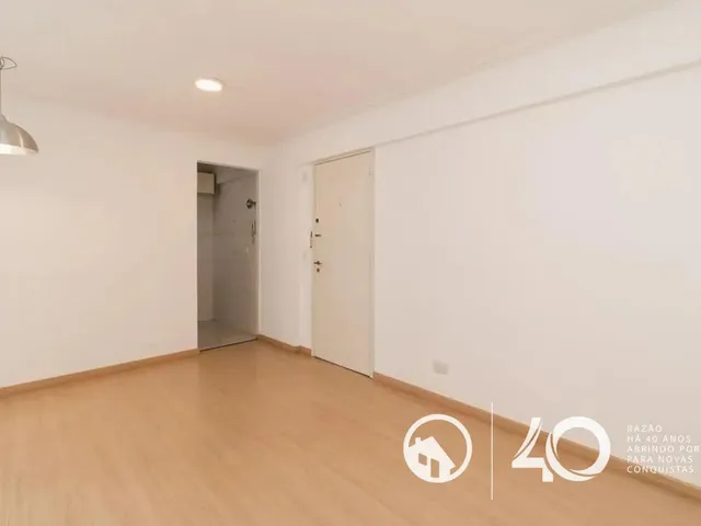Apartamento 2 quartos e 1 banheiro, para alugar, no bairro Água Verde em Curitiba