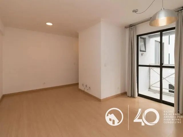 Apartamento 2 quartos e 1 banheiro, para alugar, no bairro Água Verde em Curitiba
