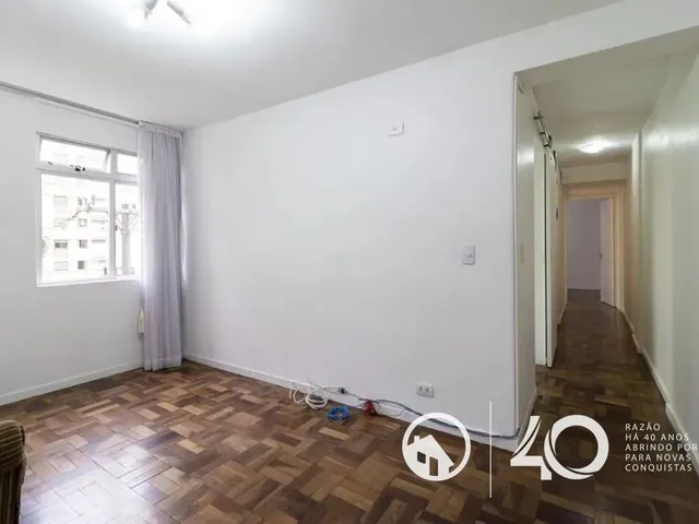 Apartamento 2 quartos e 1 banheiro, para alugar, no bairro Centro em Curitiba