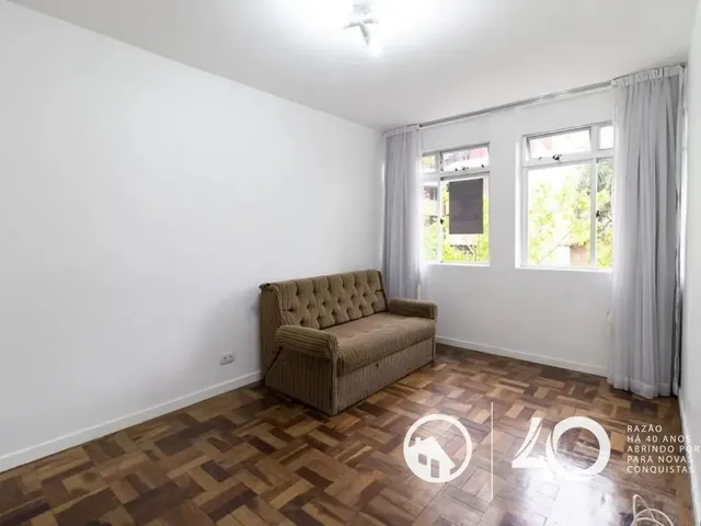 Apartamento 2 quartos e 1 banheiro, para alugar, no bairro Centro em Curitiba