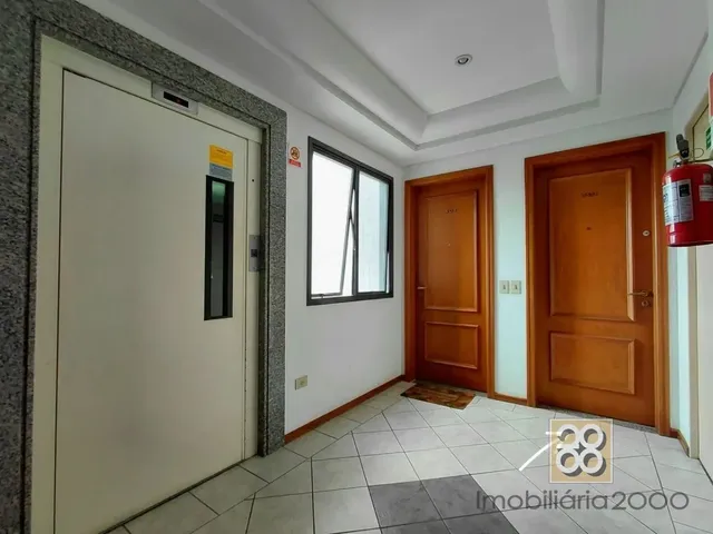 Apartamento 3 quartos e 1 banheiro, para alugar, no bairro Centro em Curitiba