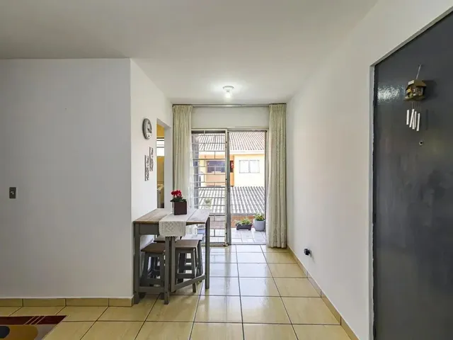Apartamento 2 quartos e 1 banheiro, à venda, no bairro Campo Comprido em Curitiba