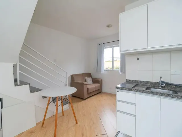 Apartamento 1 quarto e 1 banheiro, para alugar, no bairro Água Verde em Curitiba