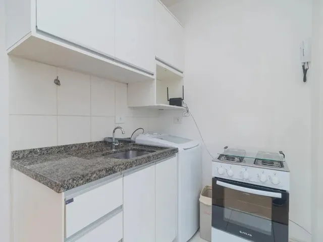 Apartamento 1 quarto e 1 banheiro, para alugar, no bairro Água Verde em Curitiba