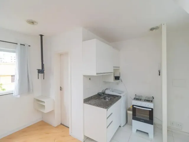 Apartamento 1 quarto e 1 banheiro, para alugar, no bairro Água Verde em Curitiba