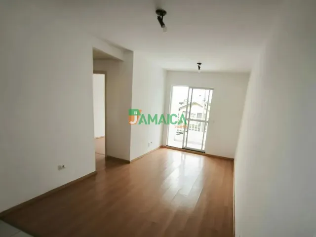 Apartamento 2 quartos e 1 banheiro, para alugar, no bairro Uberaba em Curitiba