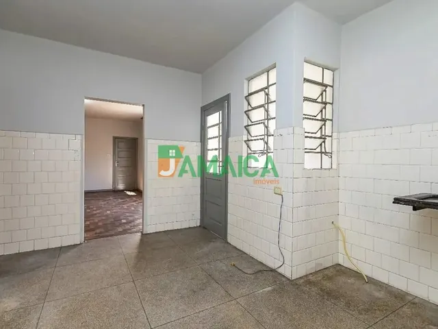 Apartamento 2 quartos e 2 banheiros, para alugar, no bairro São Francisco em Curitiba