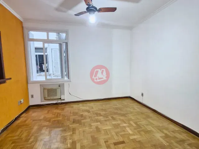 Apartamento 2 quartos e 1 banheiro, para alugar, no bairro Santana em Porto Alegre