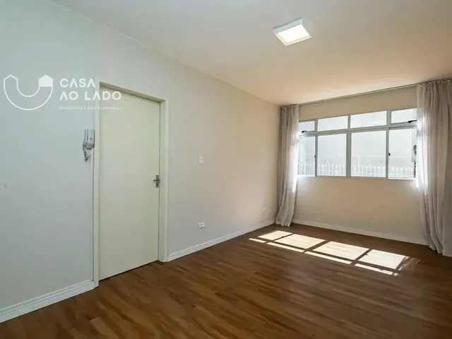 Apartamento 3 quartos e 2 banheiros, para alugar, no bairro Água Verde em Curitiba