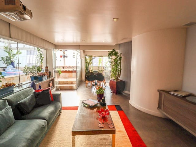 Foto do Apartamento - Este elegante apartamento está à venda no charmoso bairro de Perdizes, na cidade de São Paulo. | Vista Livre