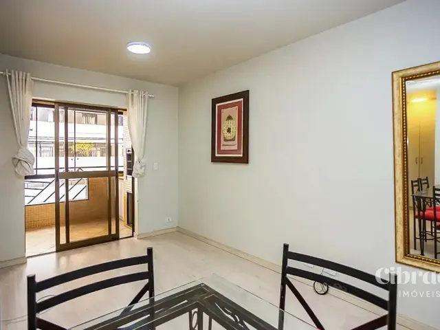 Apartamento 1 quarto e 1 banheiro, à venda, no bairro Centro em Curitiba