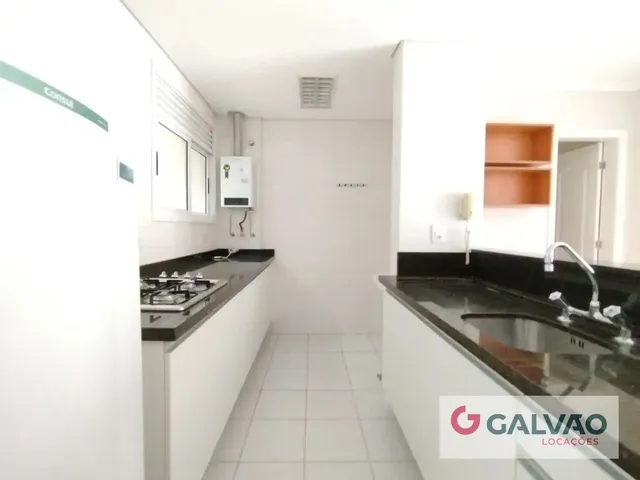 Apartamento 1 quarto e 1 banheiro, para alugar, no bairro Centro em Curitiba