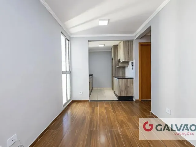 Apartamento 2 quartos e 1 banheiro, para alugar, no bairro Fanny em Curitiba