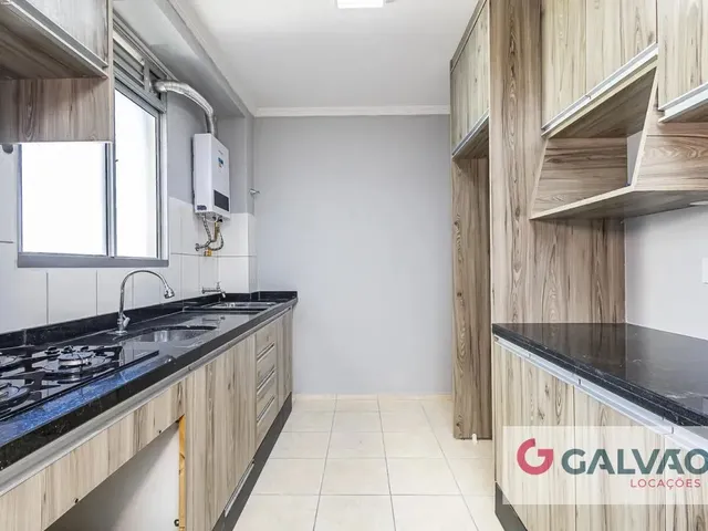 Apartamento 2 quartos e 1 banheiro, para alugar, no bairro Fanny em Curitiba