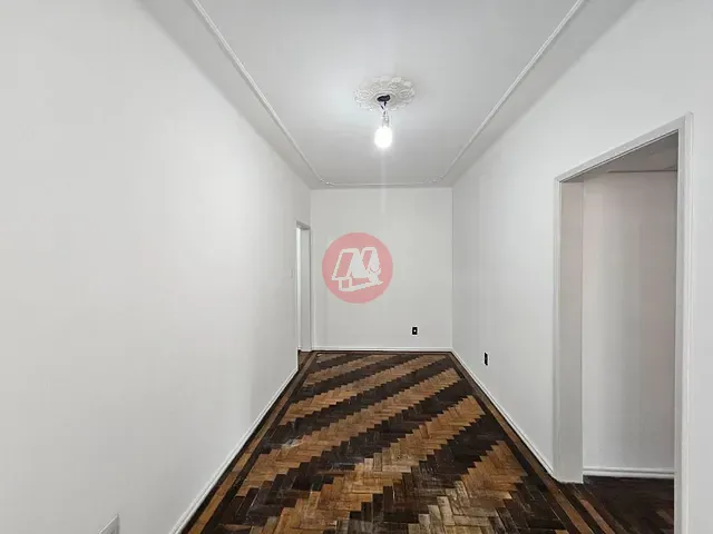 Apartamento 2 quartos e 1 banheiro, à venda, no bairro Santa Cecília em Porto Alegre