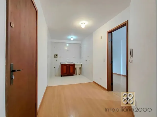 Apartamento 1 quarto e 1 banheiro, para alugar, no bairro Cristo Rei em Curitiba