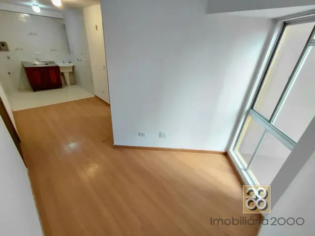 Apartamento 1 quarto e 1 banheiro, para alugar, no bairro Cristo Rei em Curitiba