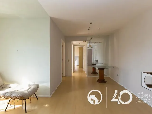 Apartamento 3 quartos e 1 banheiro, para alugar, no bairro Portão em Curitiba