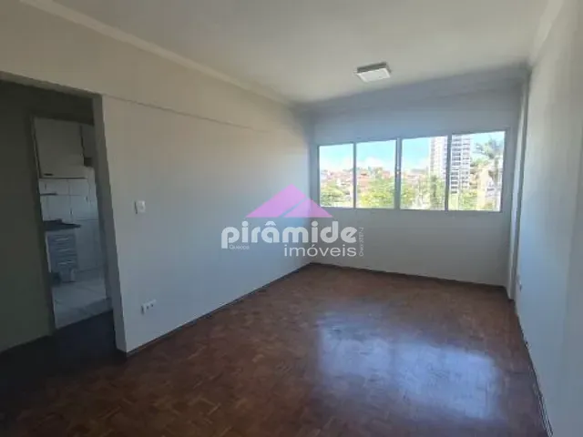 Apartamento com 120m² 3 quartos e 2 banheiros, para alugar, no bairro Centro em São José dos Campos