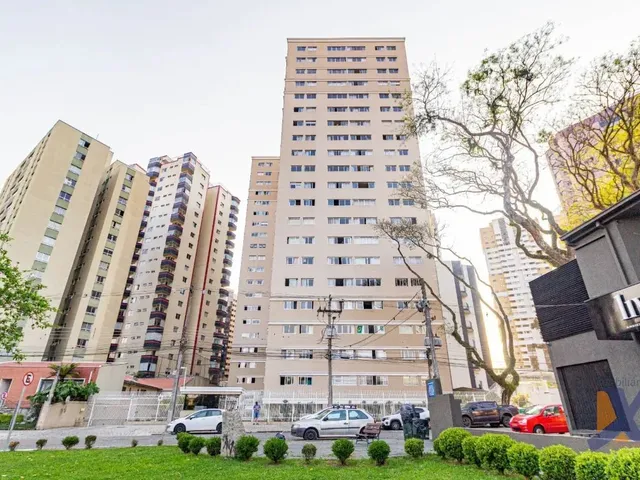Apartamento 2 quartos e 1 banheiro, para alugar, no bairro Água Verde em Curitiba
