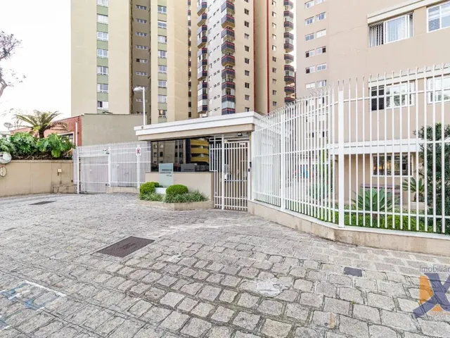 Apartamento 2 quartos e 1 banheiro, para alugar, no bairro Água Verde em Curitiba