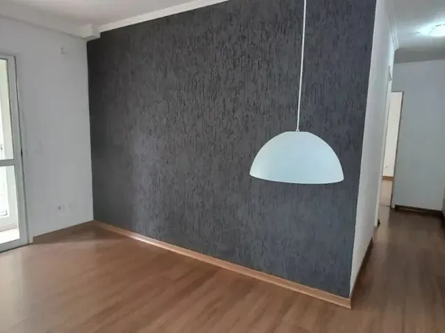 Apartamento 2 quartos e 1 banheiro, à venda, no bairro Campo Comprido em Curitiba