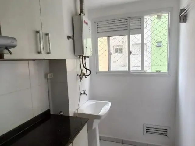 Apartamento 2 quartos e 1 banheiro, à venda, no bairro Campo Comprido em Curitiba