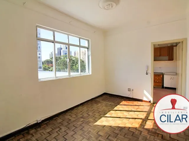 Apartamento 1 quarto e 1 banheiro, à venda, no bairro Centro em Curitiba