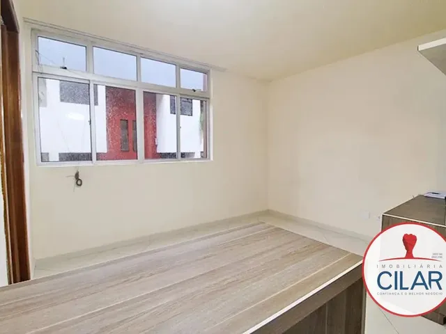 Apartamento 2 quartos e 1 banheiro, para alugar, no bairro Água Verde em Curitiba