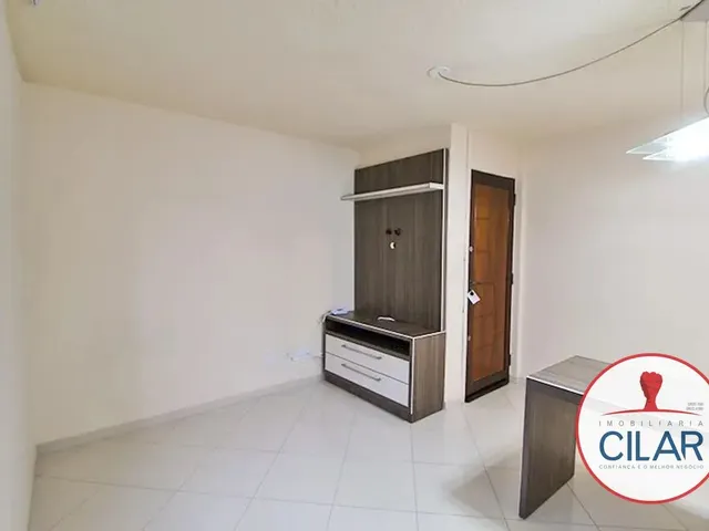 Apartamento 2 quartos e 1 banheiro, para alugar, no bairro Água Verde em Curitiba