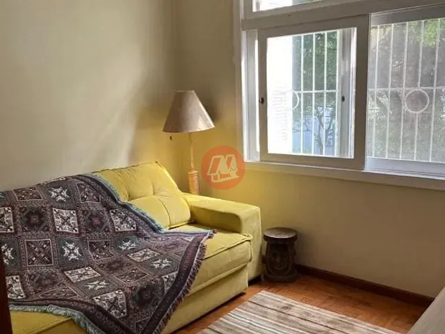 Apartamento com 80m² 2 quartos e 1 banheiro, à venda, no bairro Santana em Porto Alegre