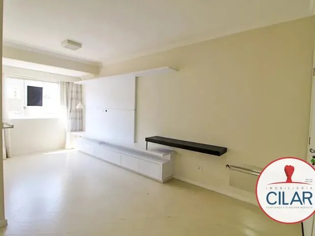 Apartamento 3 quartos e 1 banheiro, para alugar, no bairro Vista Alegre em Curitiba