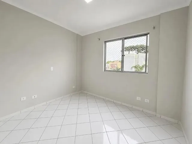 Apartamento 3 quartos e 1 banheiro, para alugar, no bairro Novo Mundo em Curitiba