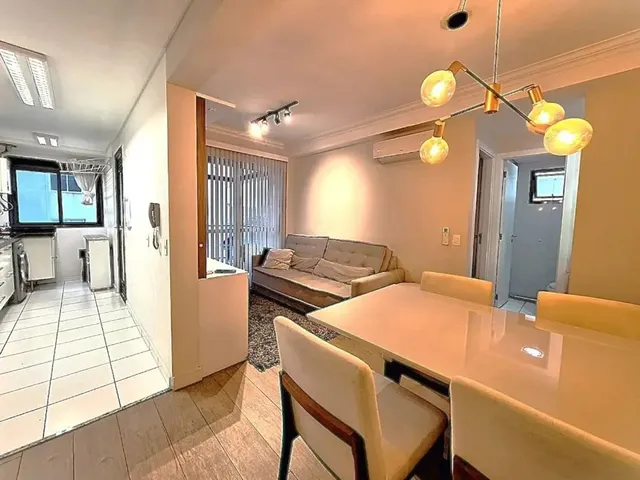Apartamento 1 quarto e 1 banheiro, para alugar, no bairro Bigorrilho em Curitiba