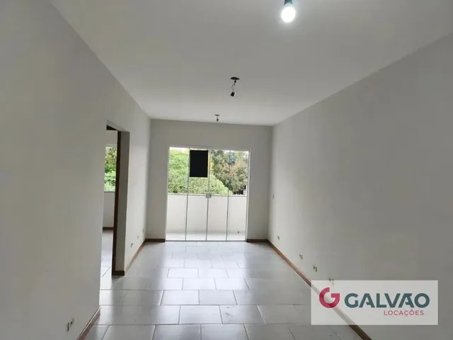Apartamento 2 quartos e 1 banheiro, para alugar, no bairro Boa Vista em Curitiba
