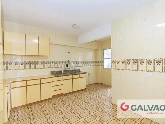 Apartamento 3 quartos e 1 banheiro, para alugar, no bairro São Francisco em Curitiba